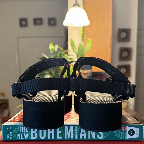 Teva Platforms in Black NWOT Size 8 - Picture 4 of 6